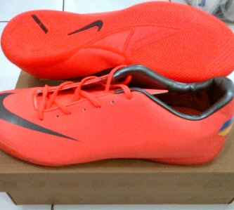 nike mercurial 2012